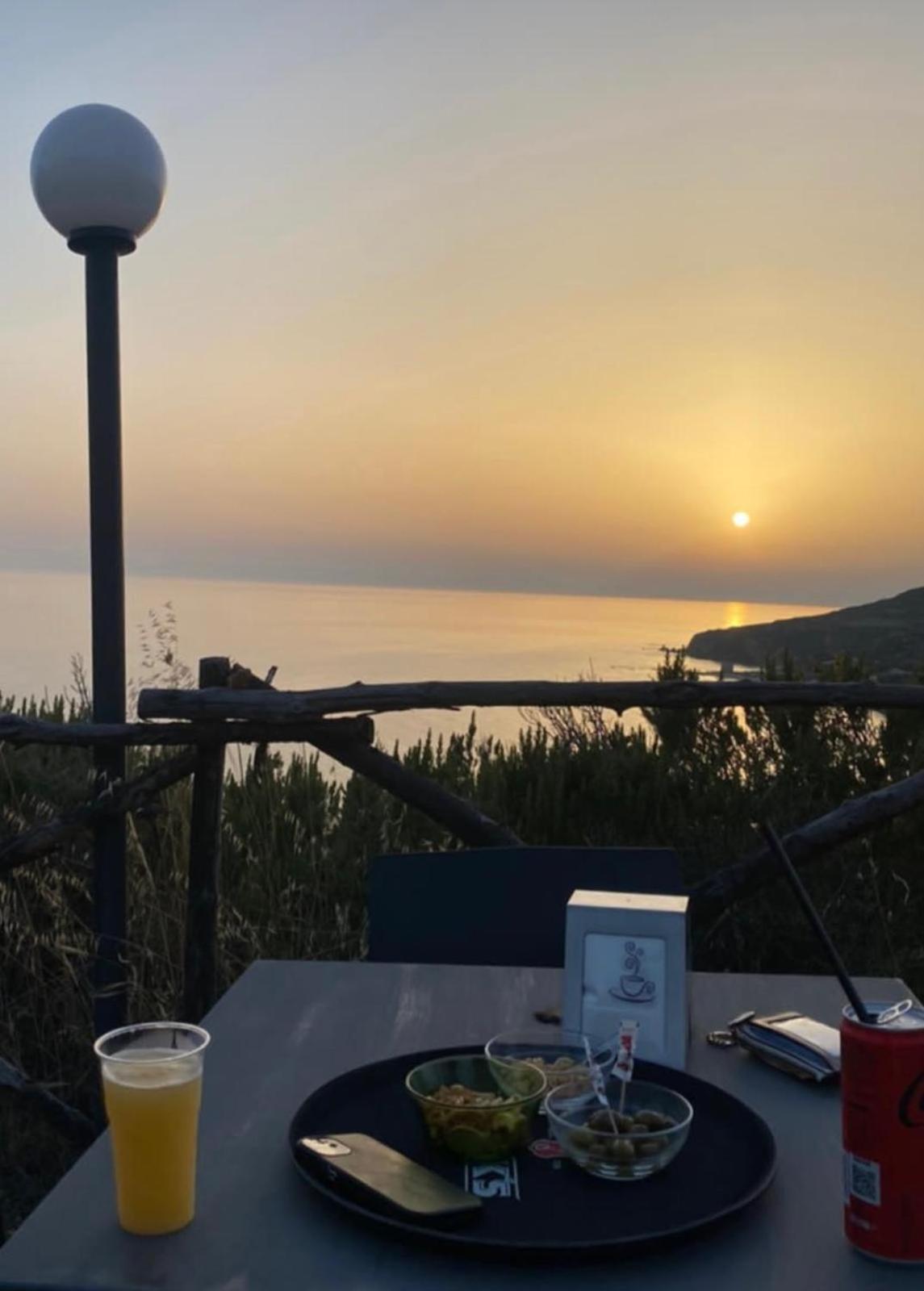 Al Faro Bed & Breakfast Realmonte Exterior foto